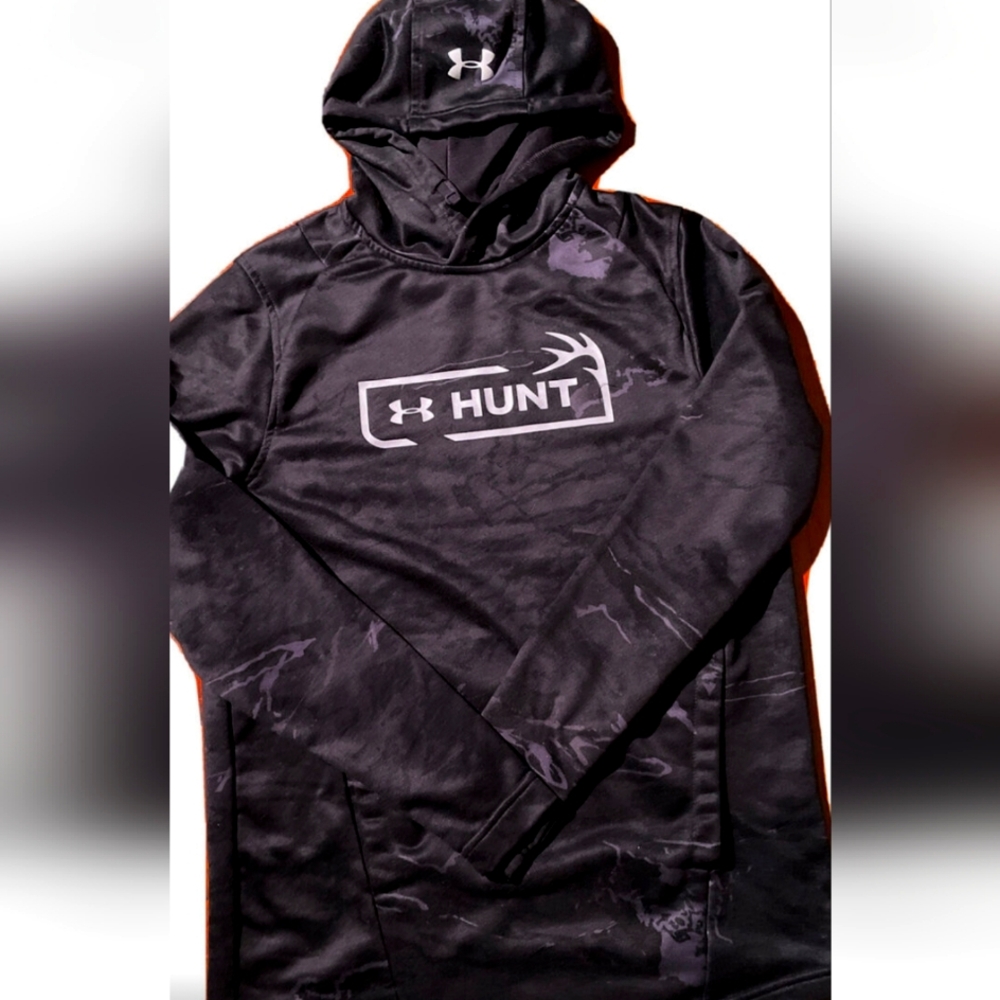 Mens Under Armour Hunt Black camo hoodie.